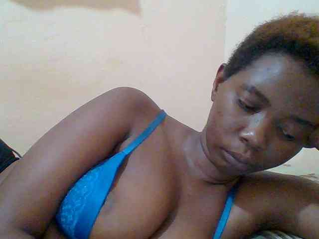 Sexyebonygal webcam