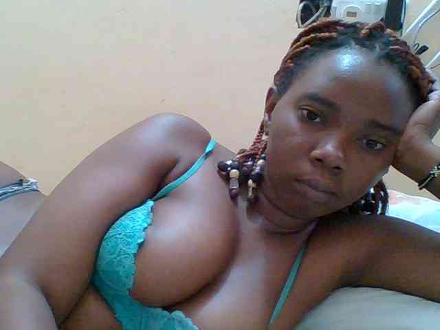 Sexyebonygal webcam