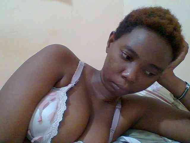 Sexyebonygal webcam