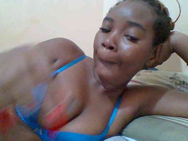 Sexyebonygal webcam