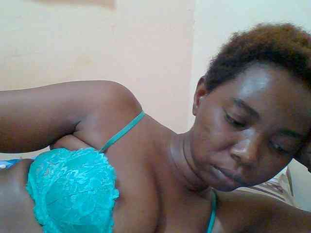 Sexyebonygal webcam