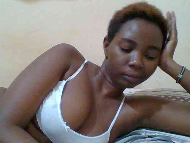 Sexyebonygal webcam