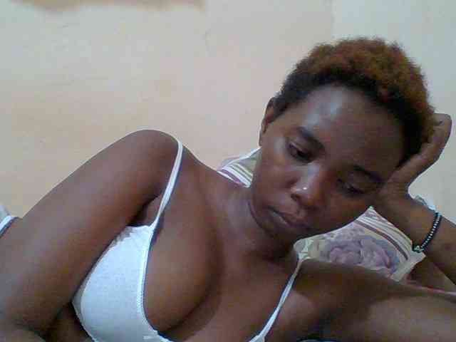 Sexyebonygal webcam