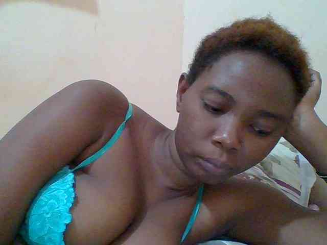 Sexyebonygal webcam
