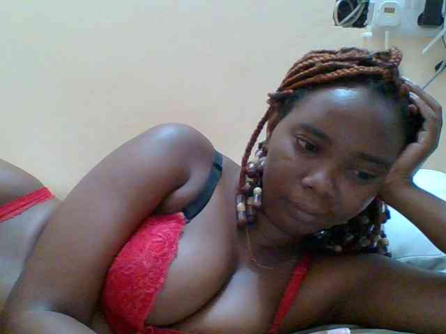 Sexyebonygal webcam