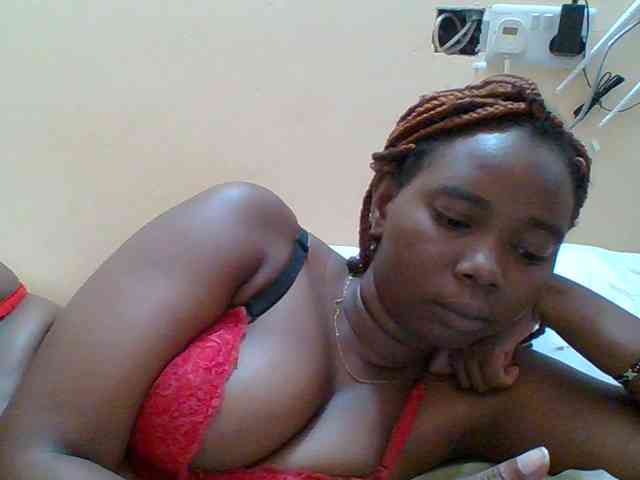 Sexyebonygal webcam
