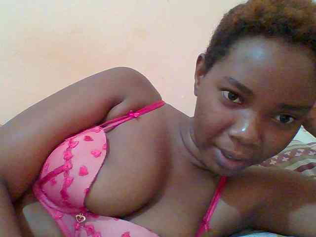 Sexyebonygal webcam