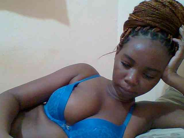 Sexyebonygal webcam