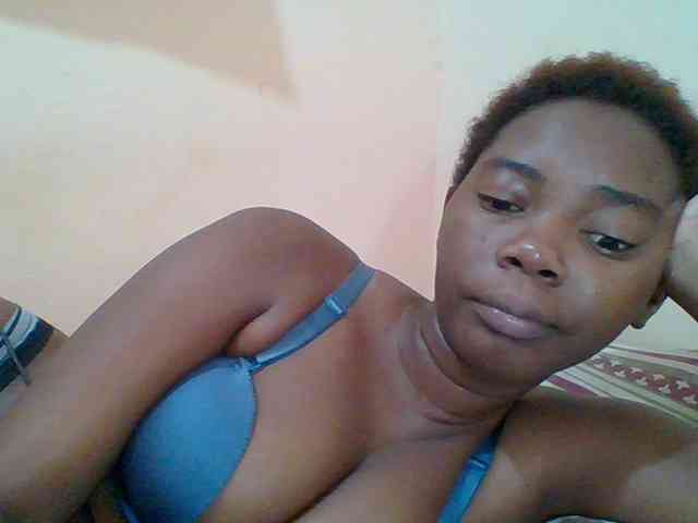 Sexyebonygal webcam