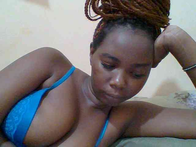 Sexyebonygal webcam
