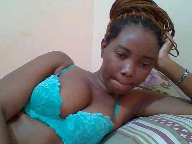 Sexyebonygal webcam