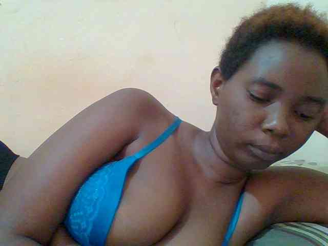 Sexyebonygal webcam