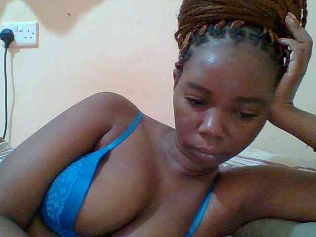 Sexyebonygal webcam