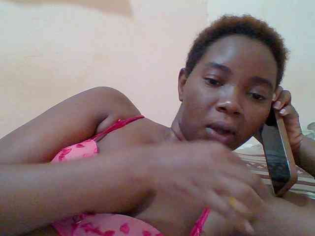 Sexyebonygal webcam