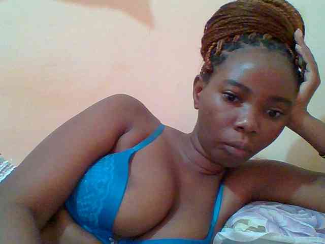 Sexyebonygal webcam