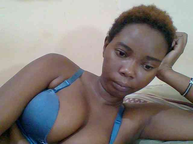 Sexyebonygal webcam