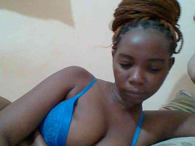 Sexyebonygal webcam