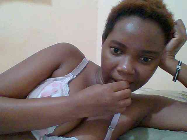 Sexyebonygal webcam