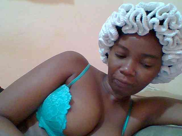 Sexyebonygal webcam