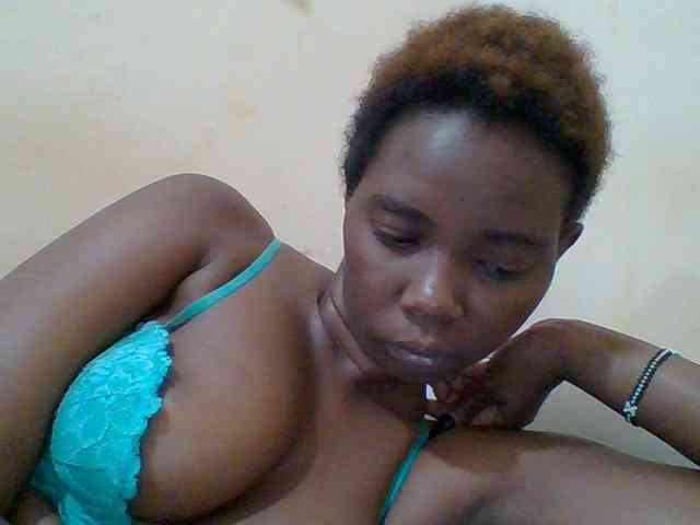 Sexyebonygal webcam
