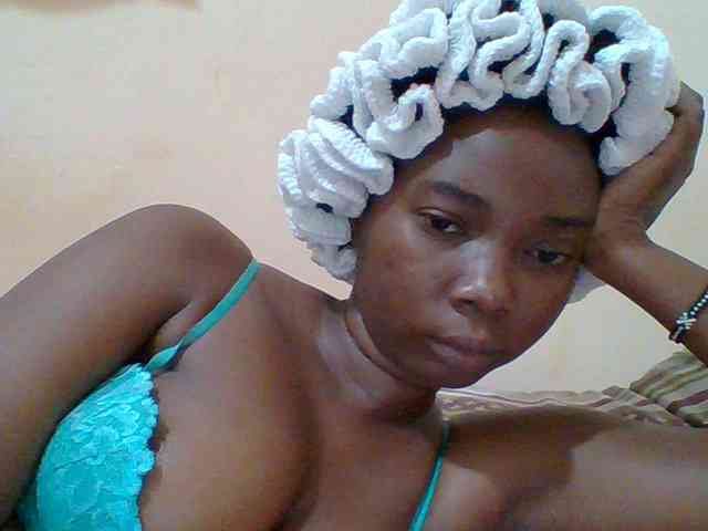Sexyebonygal webcam