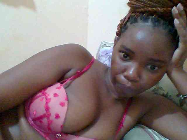 Sexyebonygal webcam
