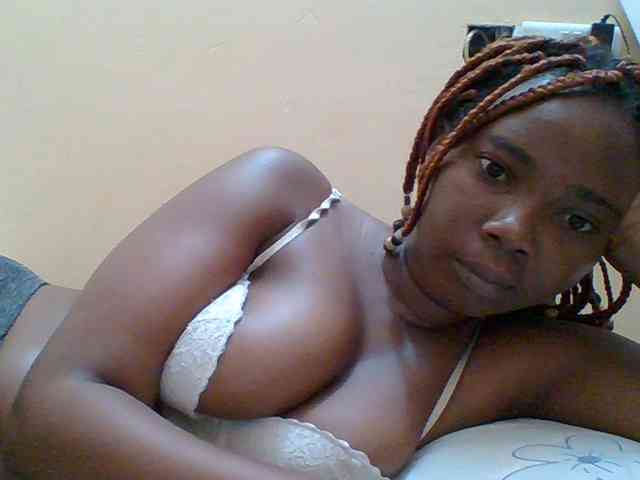 Sexyebonygal webcam