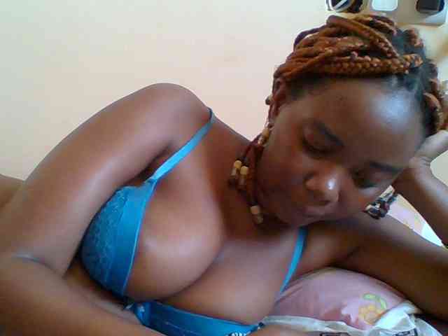 Sexyebonygal webcam