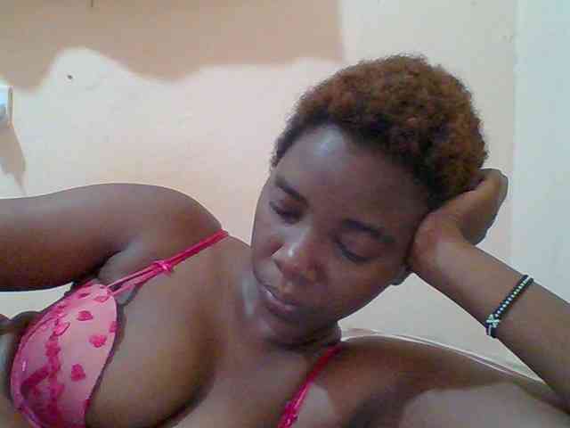 Sexyebonygal webcam