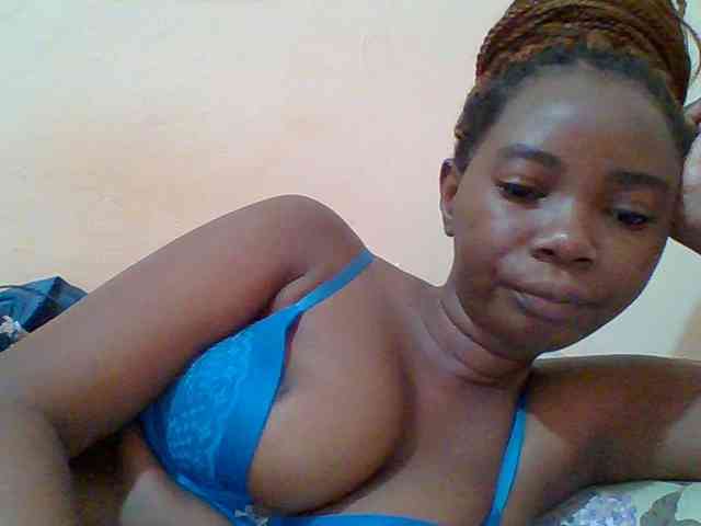 Sexyebonygal webcam