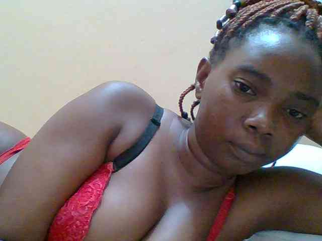 Sexyebonygal webcam