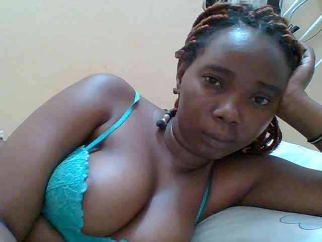Sexyebonygal webcam