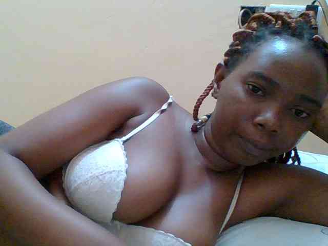 Sexyebonygal webcam