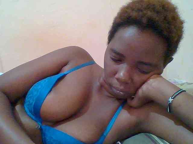 Sexyebonygal webcam