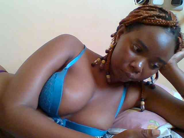 Sexyebonygal webcam