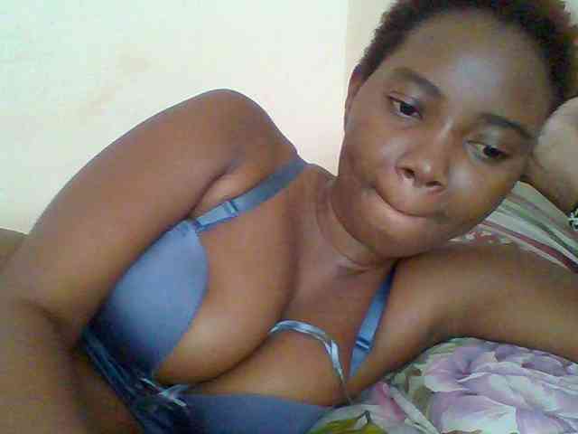 Sexyebonygal webcam