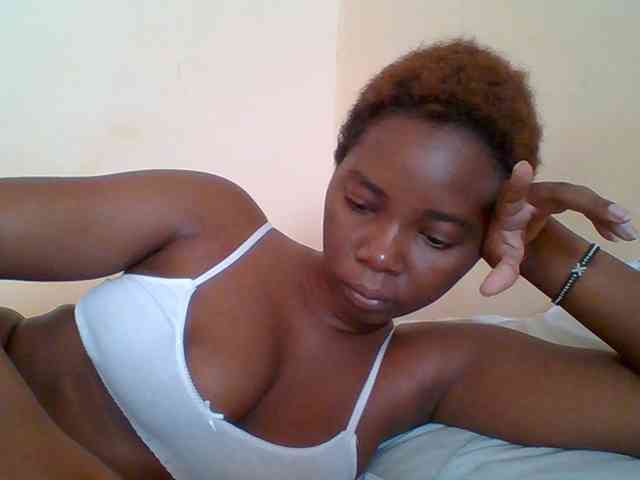 Sexyebonygal webcam