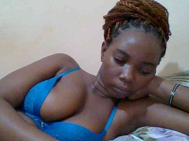 Sexyebonygal webcam