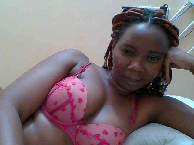 Sexyebonygal webcam