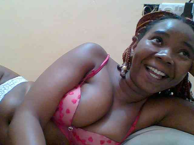 Sexyebonygal webcam