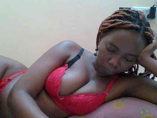 Sexyebonygal webcam