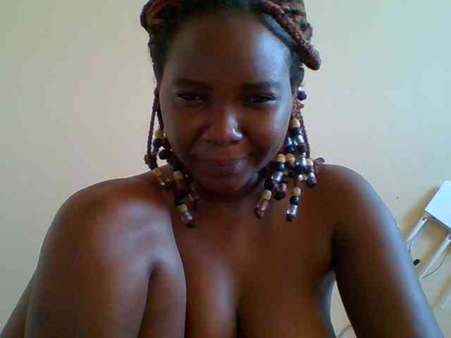 Sexyebonygal webcam