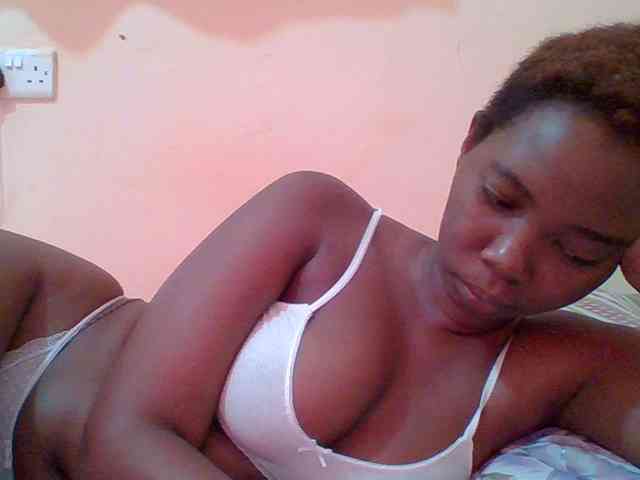 Sexyebonygal webcam