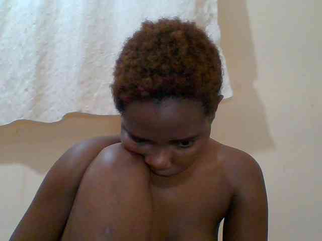 Sexyebonygal webcam