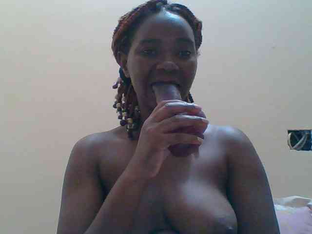 Sexyebonygal webcam