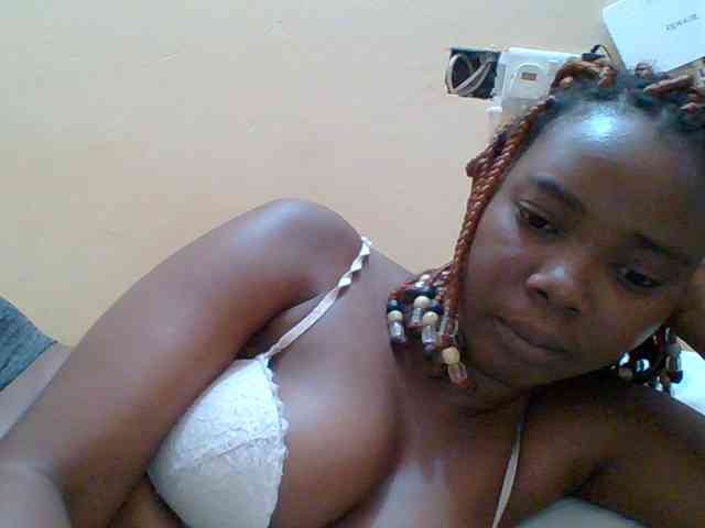 Sexyebonygal webcam