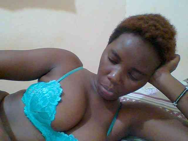 Sexyebonygal webcam