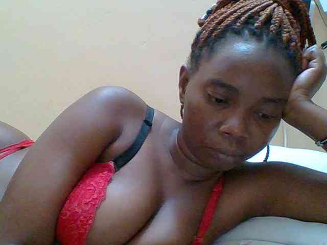 Sexyebonygal webcam