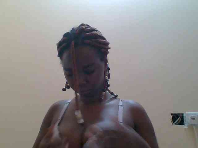 Sexyebonygal webcam