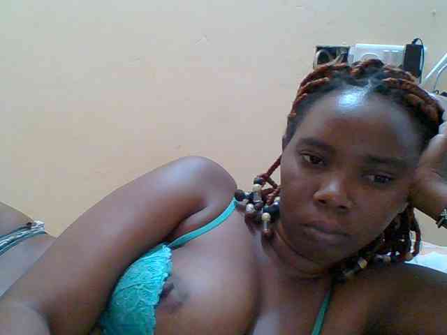 Sexyebonygal webcam